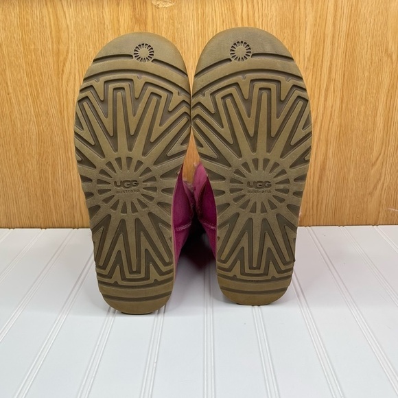 Ugg Boots Bailey Button Breast Cancer - Picture 8 of 10
